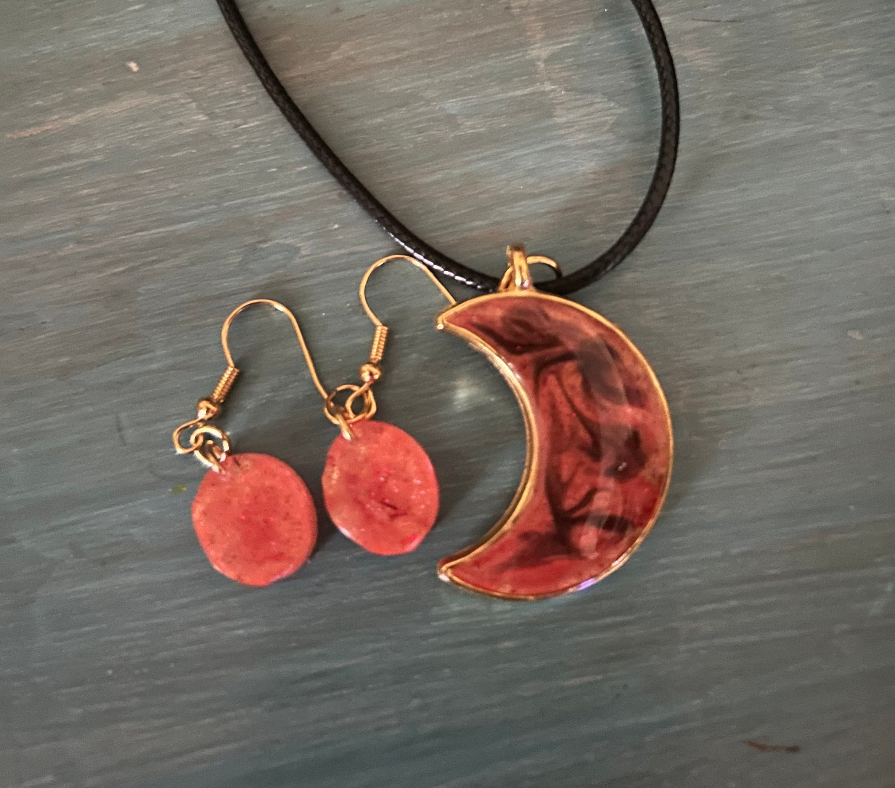 Crimson Moon Glow Set