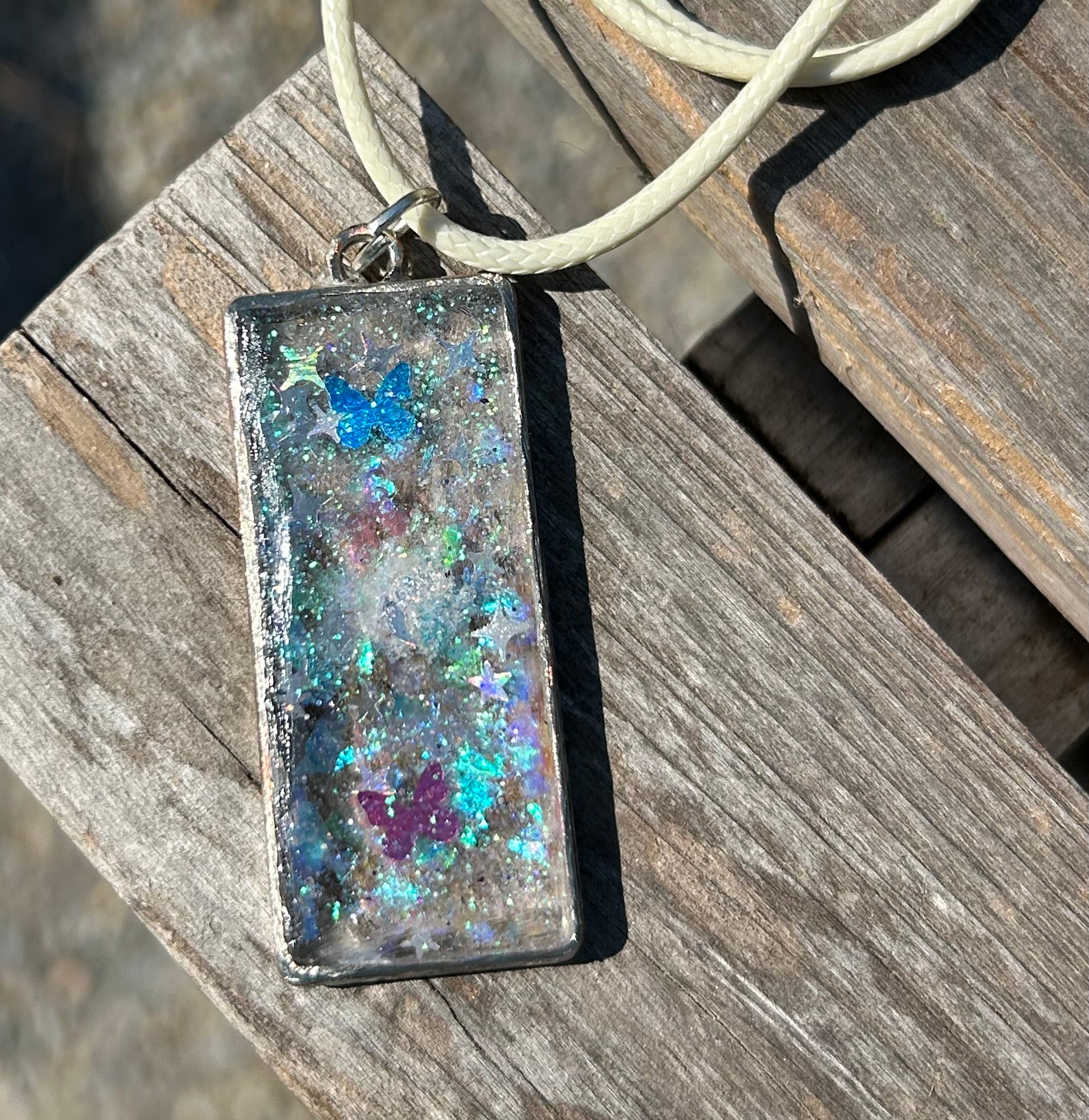 Cosmic clouds set
