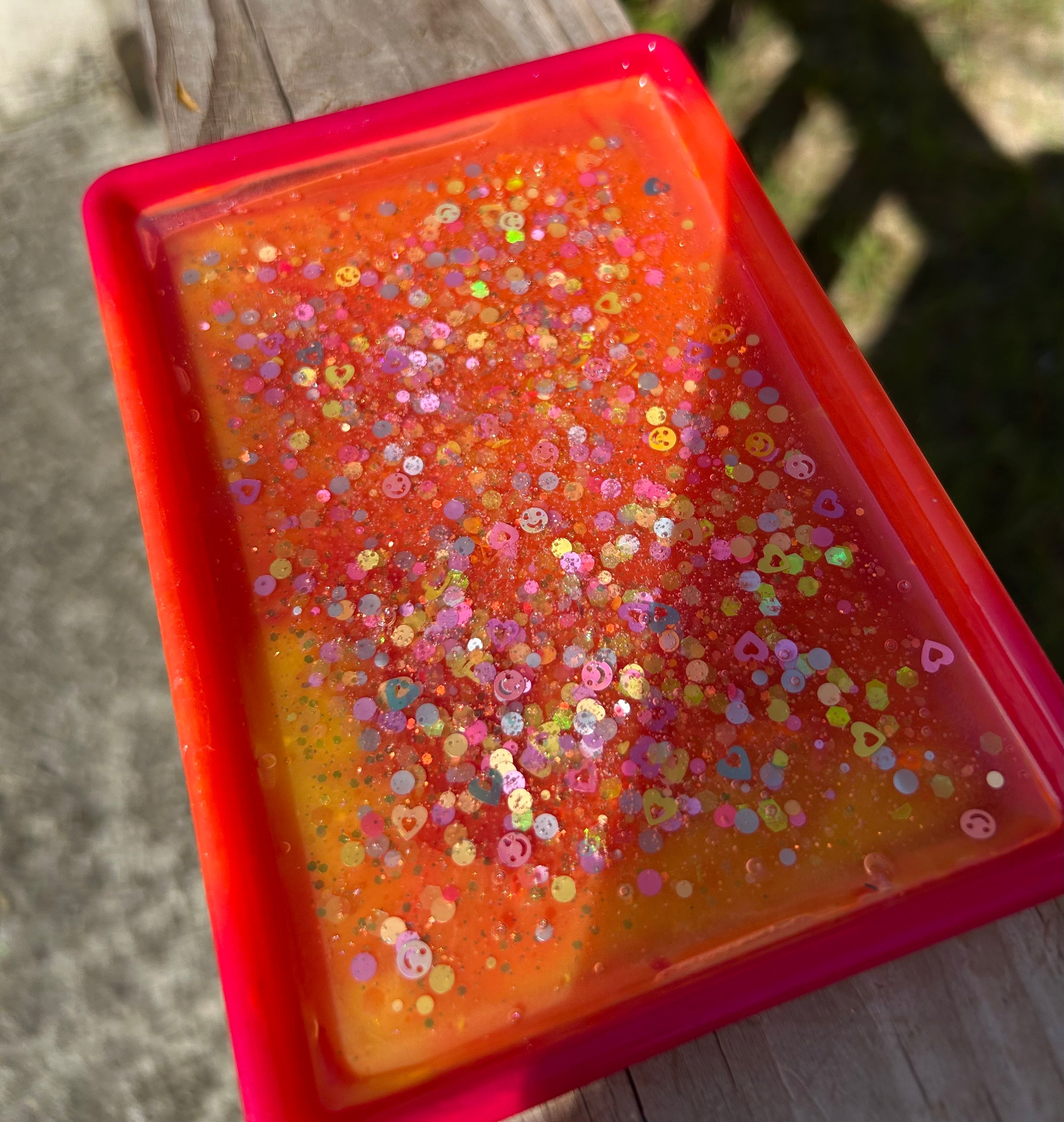 Glow in the dark- It’s groovy Sunshine Spark Tray