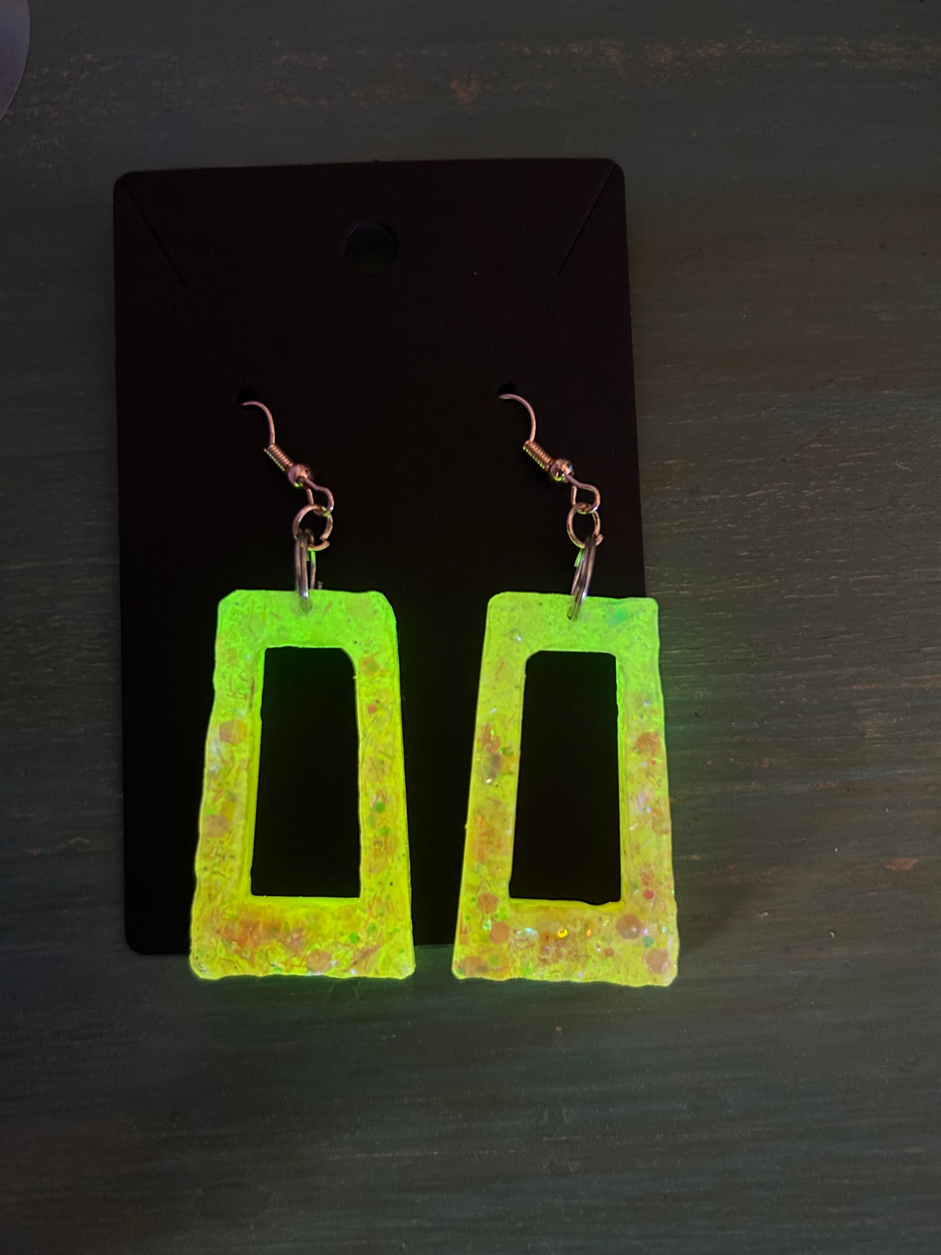 Glow in the dark- cirtus starlight earrings