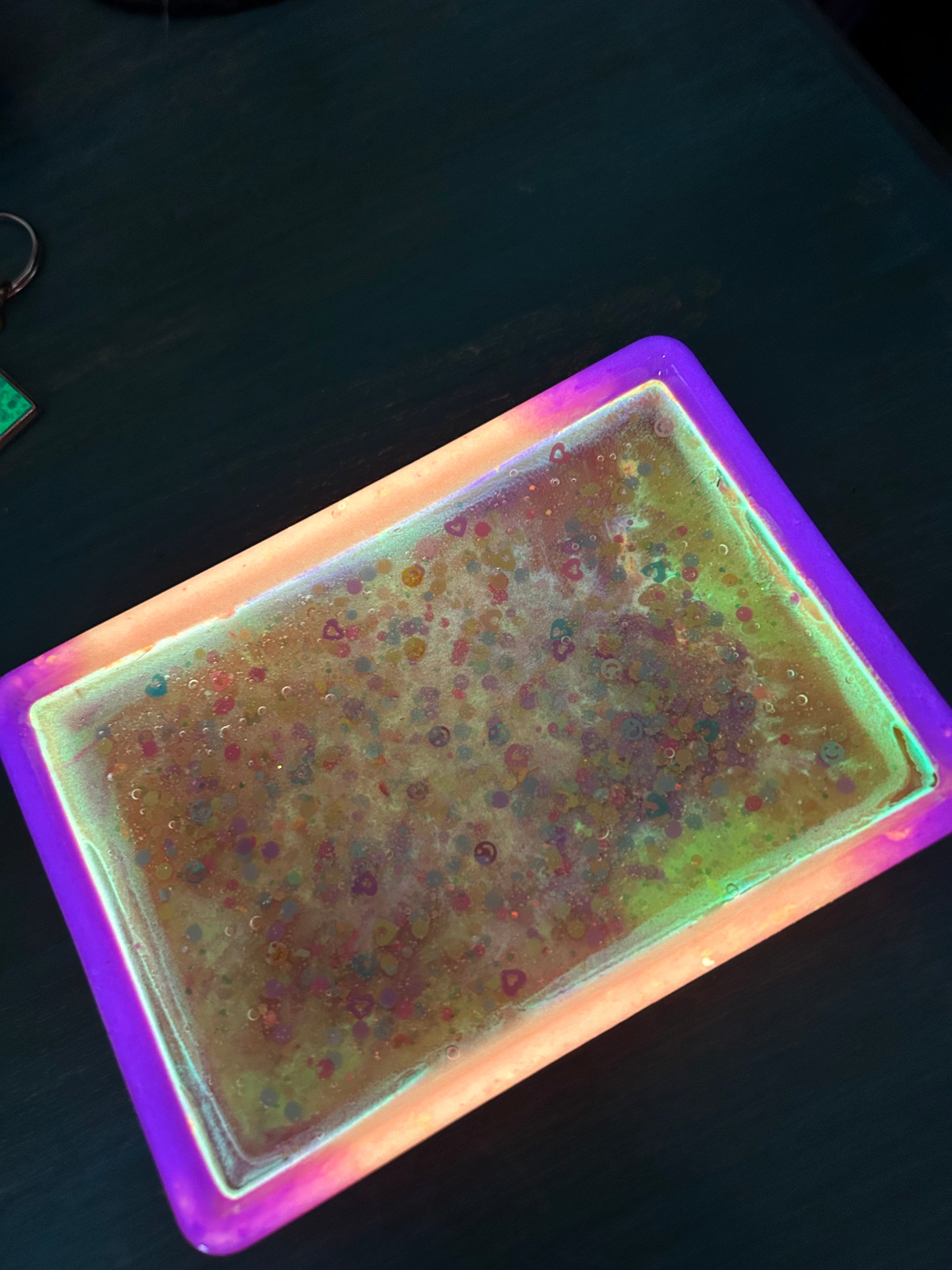 Glow in the dark- It’s groovy Sunshine Spark Tray