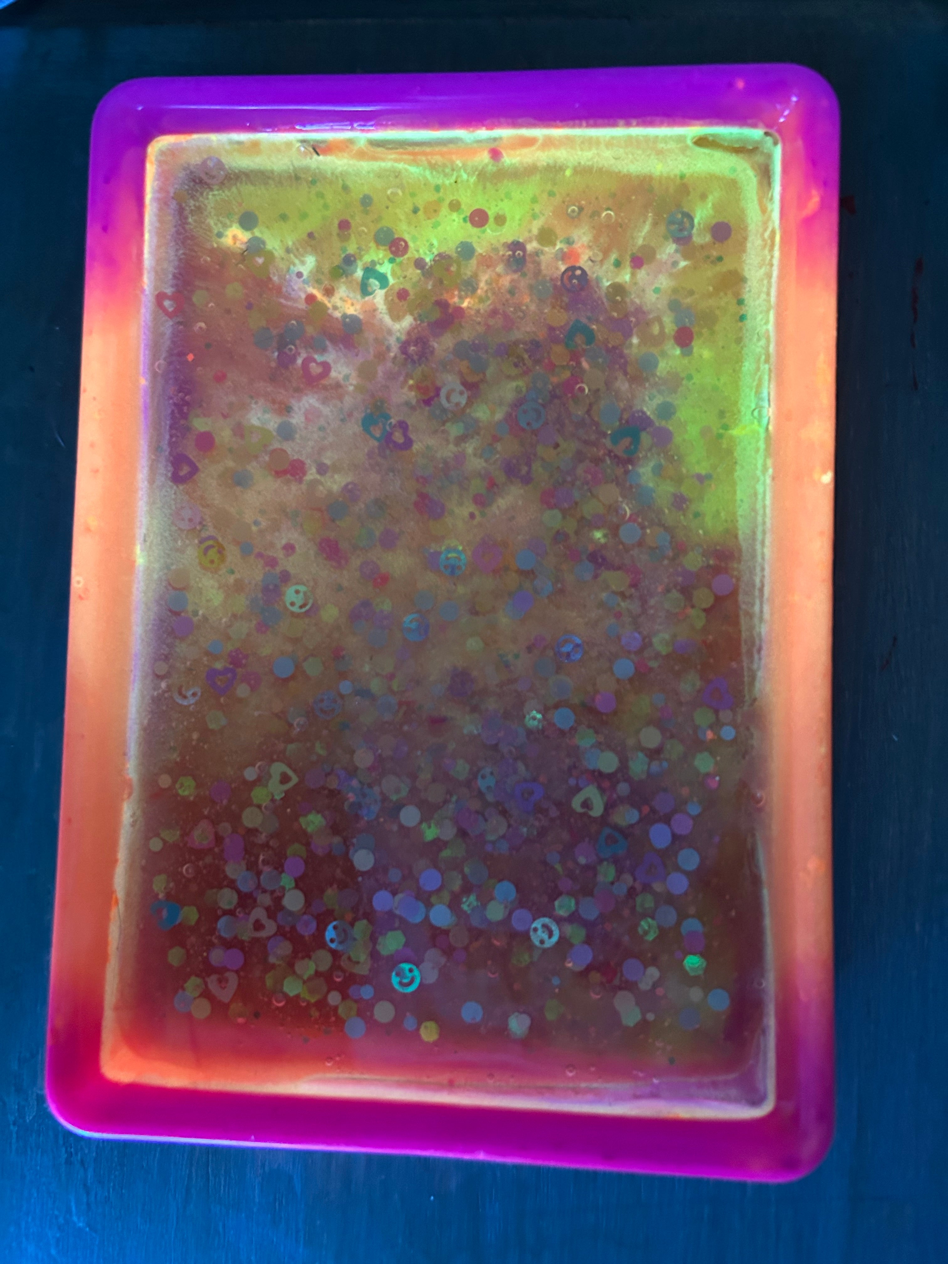 Glow in the dark- It’s groovy Sunshine Spark Tray