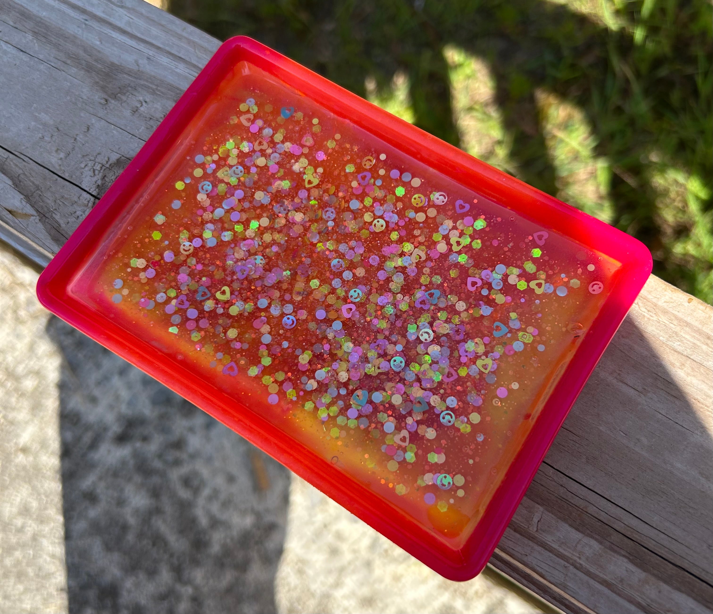 Glow in the dark- It’s groovy Sunshine Spark Tray