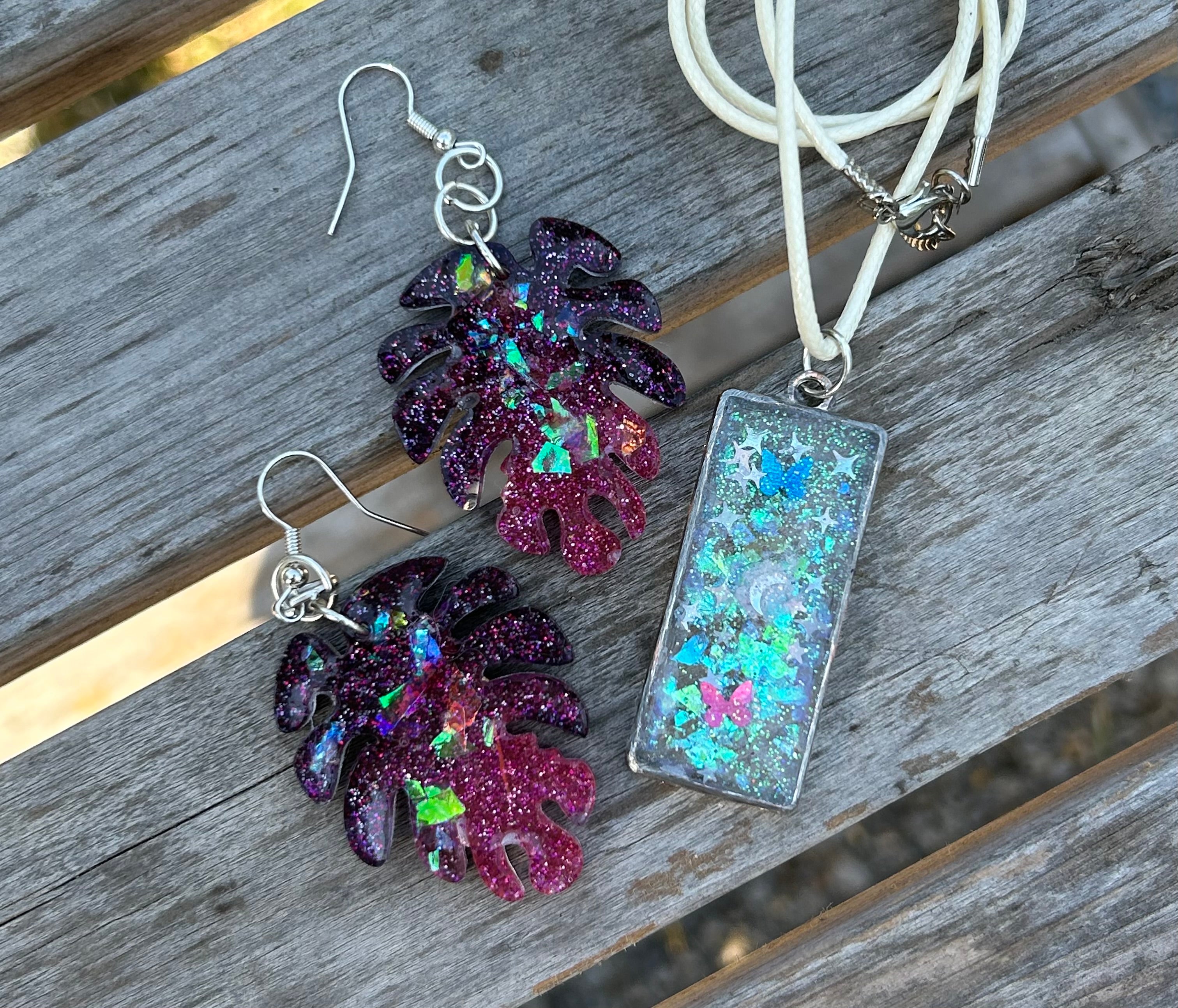 Cosmic clouds set