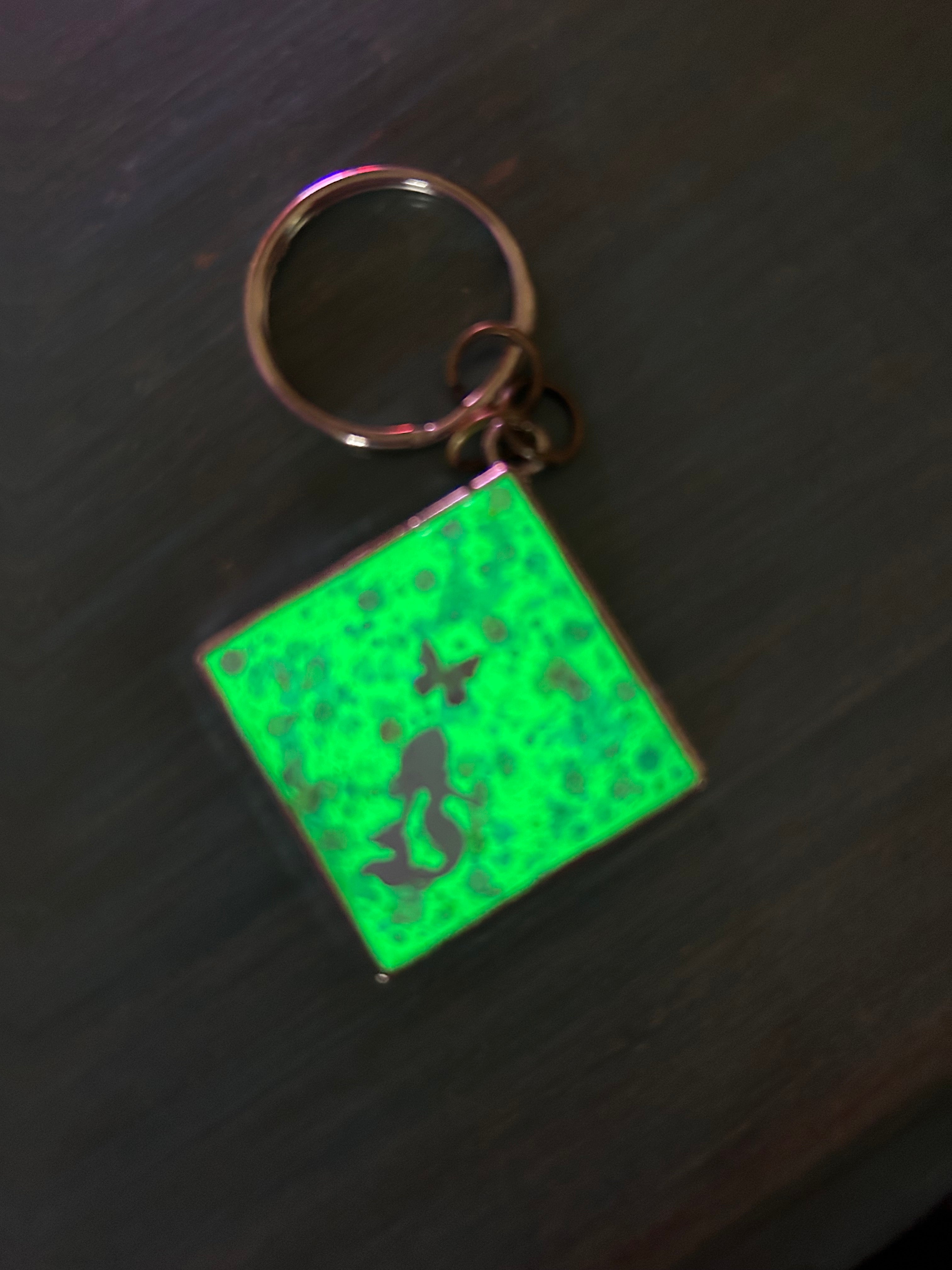 Glow in the dark-Enchanted Mermaid Glow Keychain