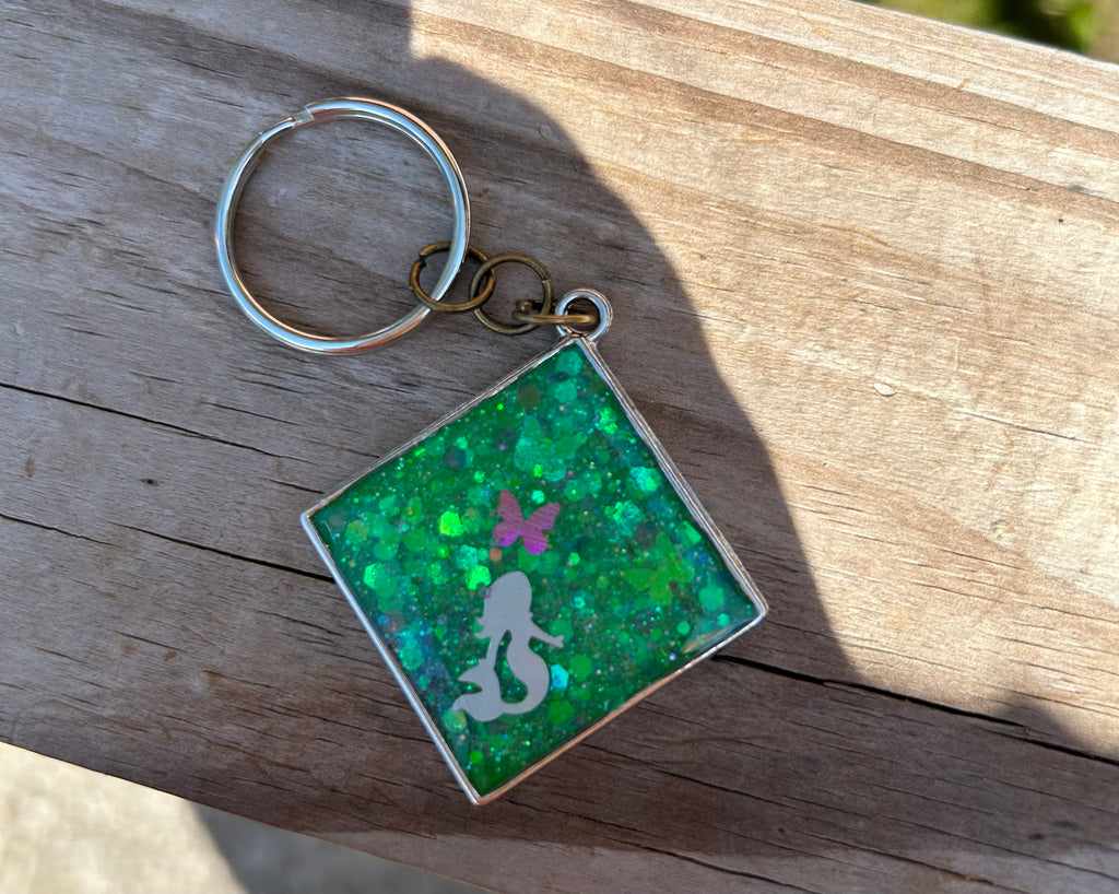Glow in the dark-Enchanted Mermaid Glow Keychain