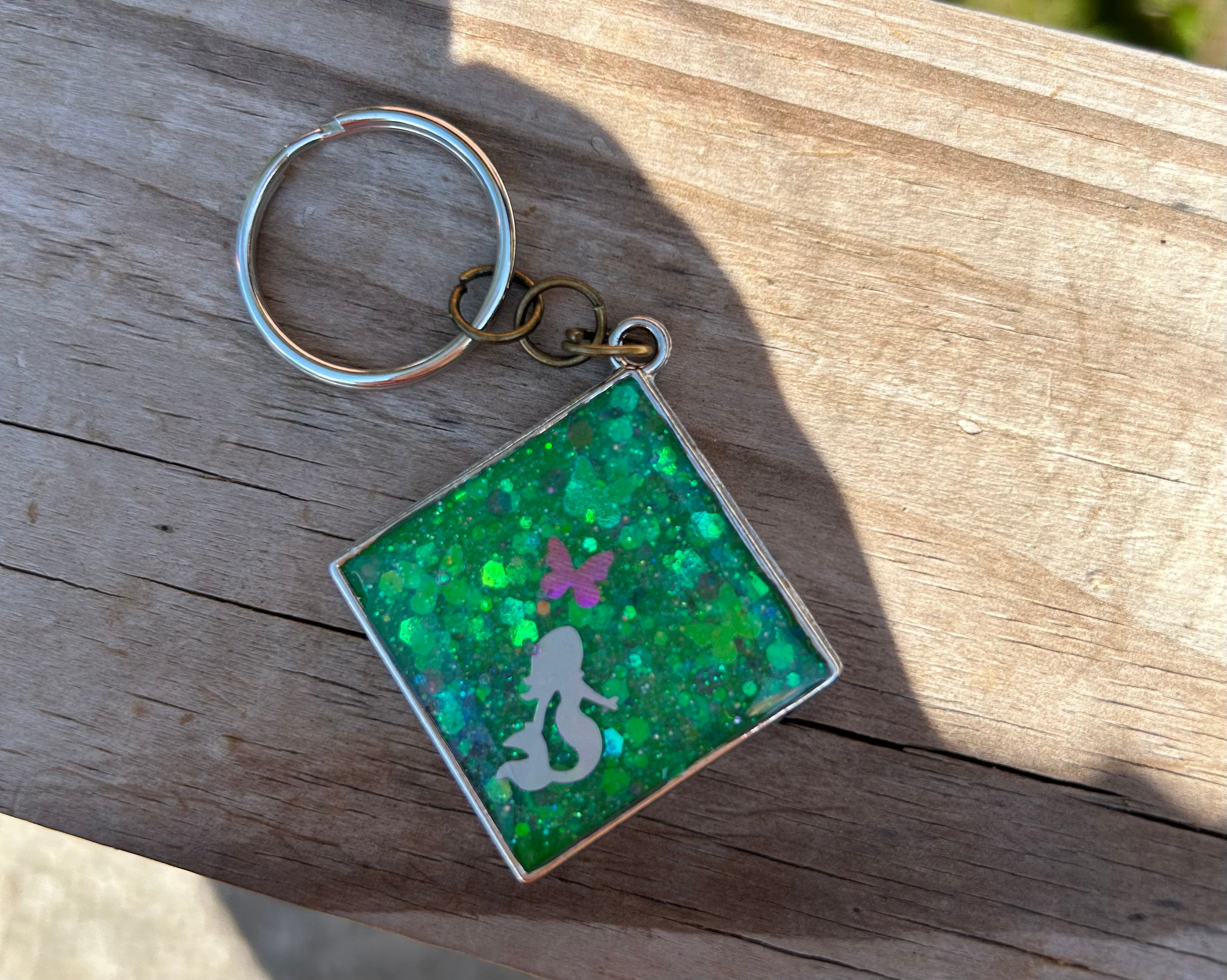 Glow in the dark-Enchanted Mermaid Glow Keychain