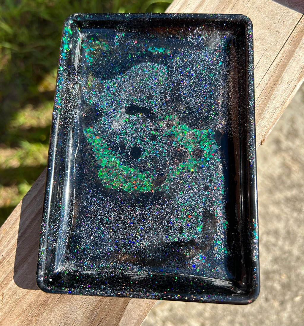 Geode-ish or night galaxy trinkets tray