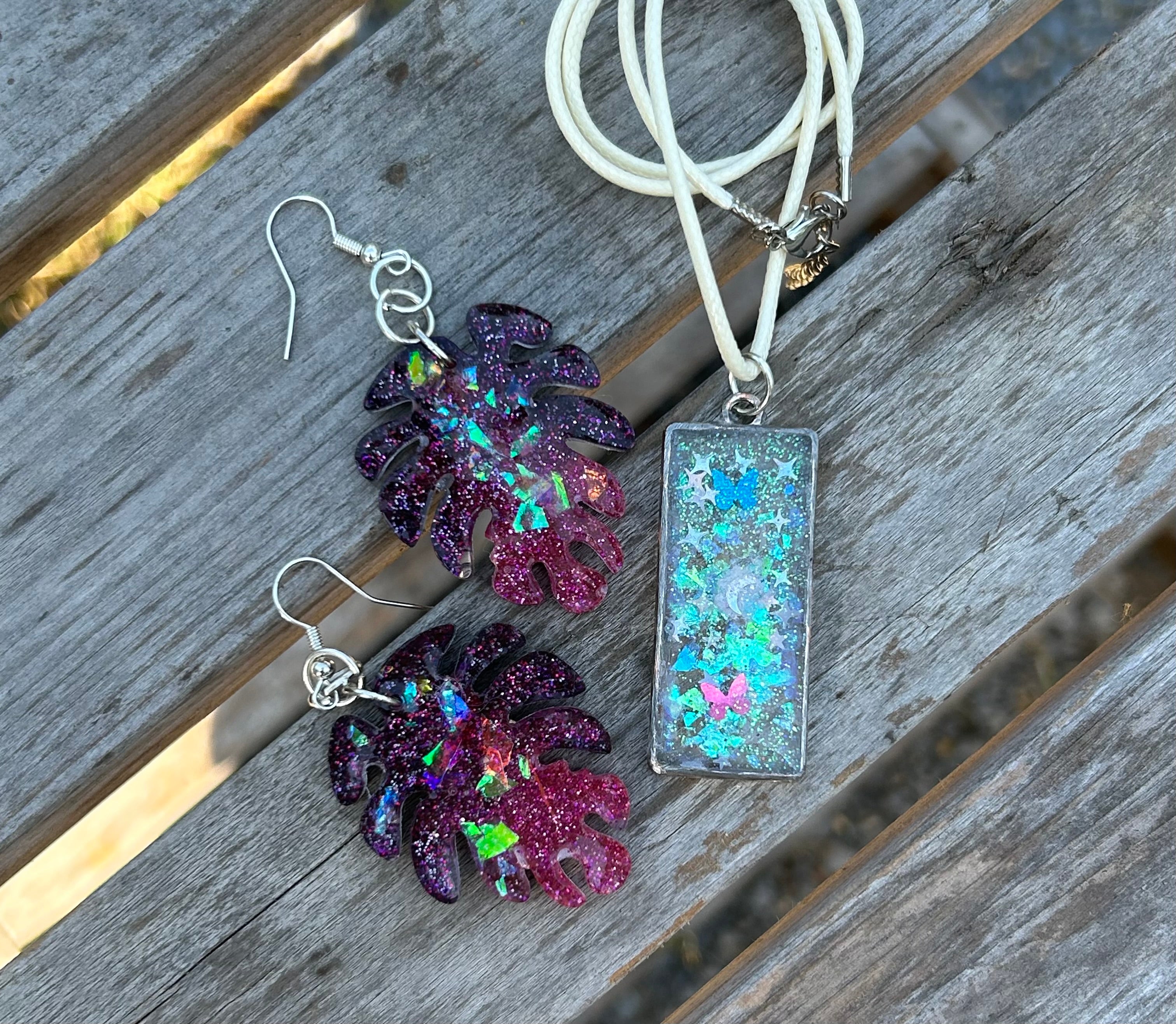 Cosmic clouds set
